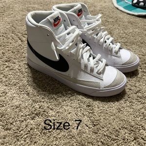 Nike mid blazers
